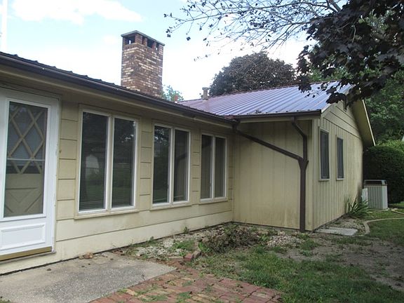 2nd image of 421 E Girard Ave