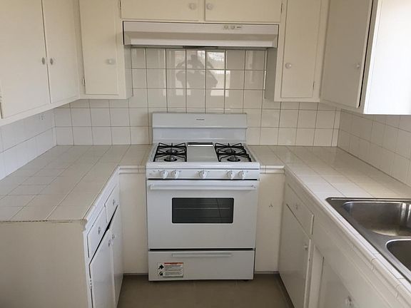 2nd image of 1015 S Marguerita Ave APT 2