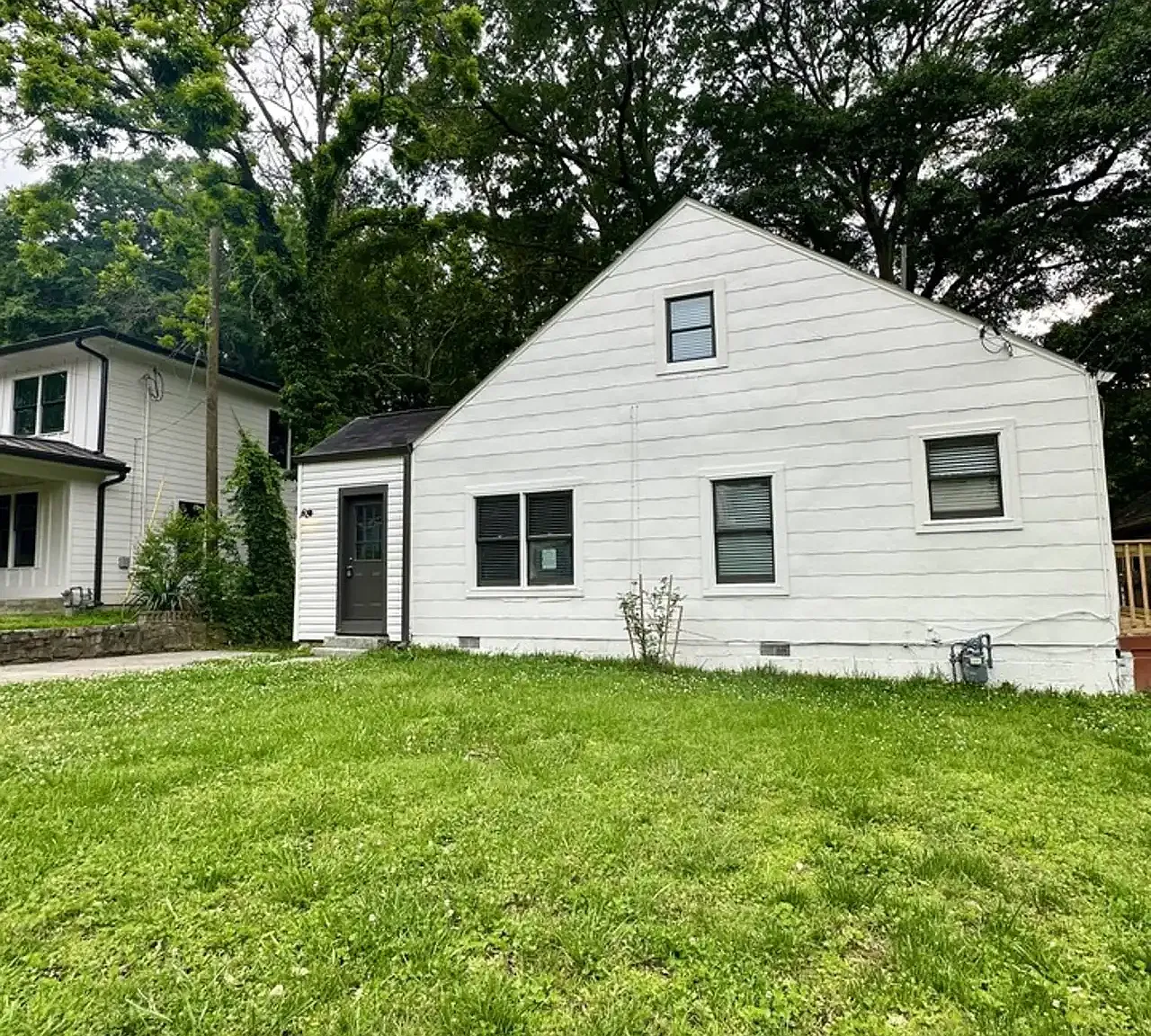 5 bed, 1164 sqft, $2,100 — Photo 1