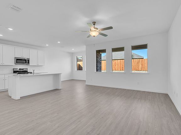 3rd image of 1309 Lazy Grove Dr