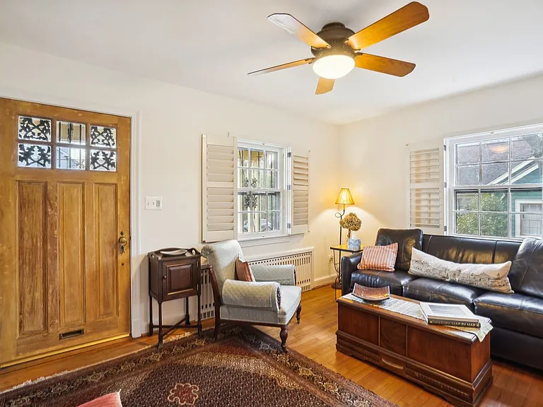 216 E Nelson Ave — Photo 5
