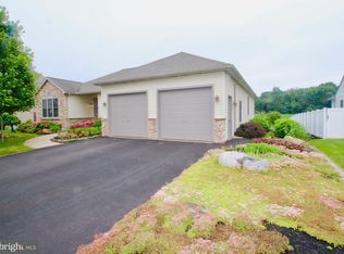 45 Olde Forge Dr, Elizabethtown, PA 17022