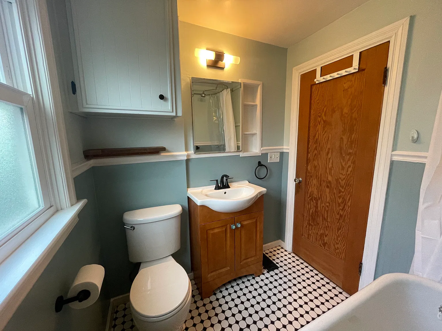 4 bed, 1400 sqft, $3,275 — Photo 4