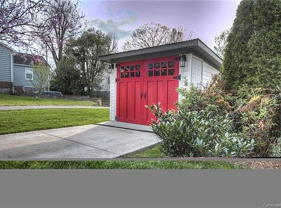 5th image of 114 Lee St