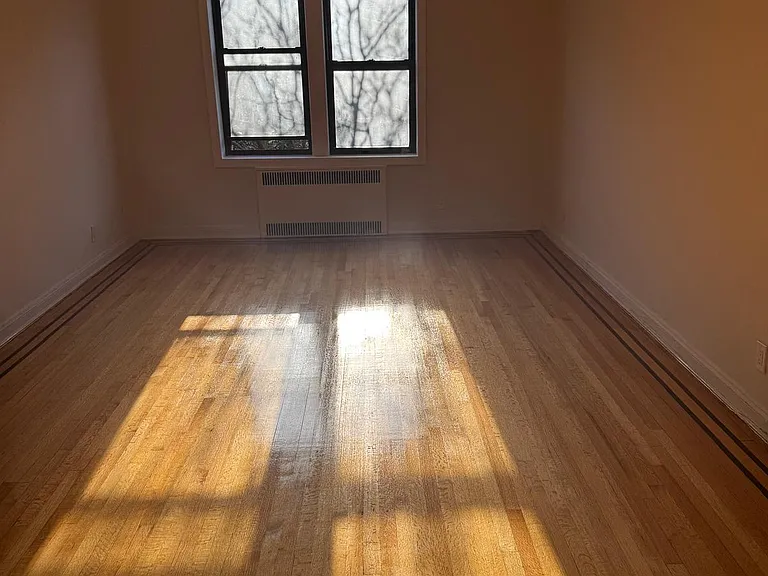 35-09 29th St #4C — Photo 3