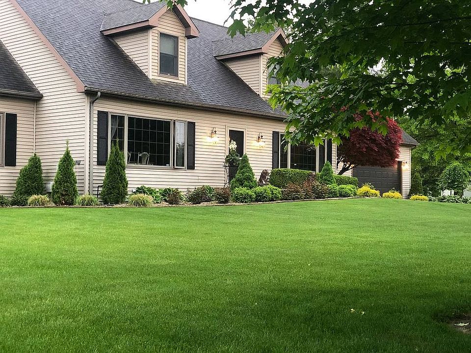 2nd image of 9915 Frost Rd