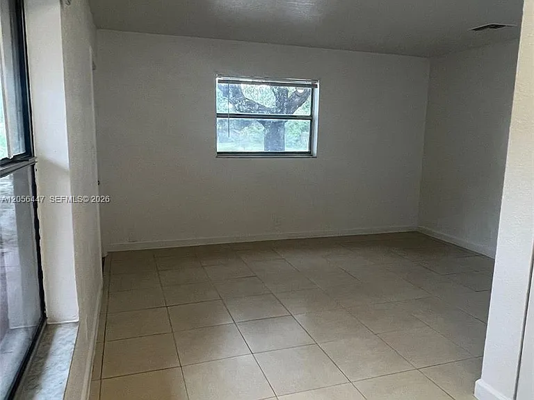 919 NW 2nd Ave #1 — Photo 10