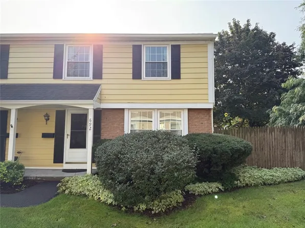 692 Hidden Valley Rd, Rochester, NY 14624