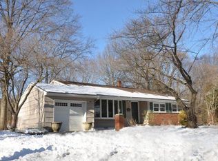 10 Briar Cir, Green Brook, NJ 08812