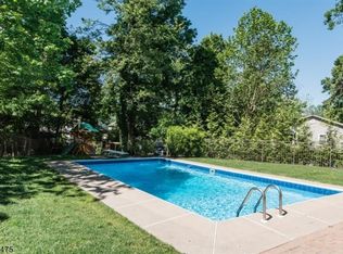 42 Bear Brook Ln, Livingston, NJ 07039