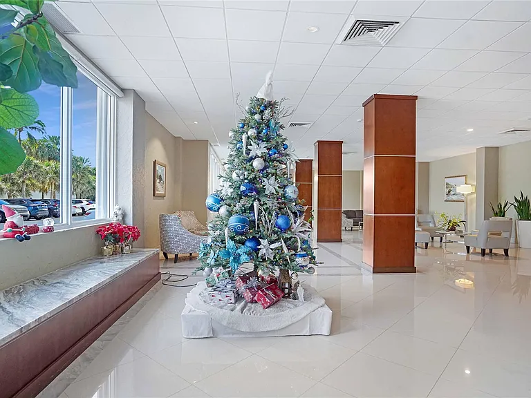 4250 Galt Ocean Dr #PHB — Photo 40