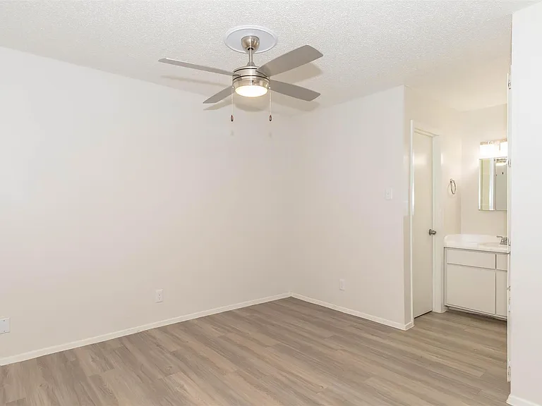 4100 Avenue A #106 — Photo 6