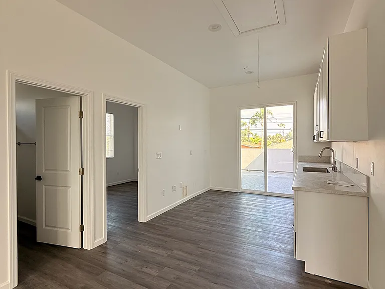 1821 N Ave #1 — Photo 6
