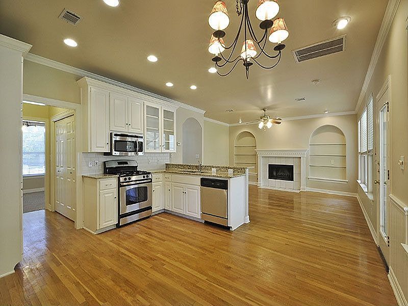 2nd image of 5017 W Frances Pl