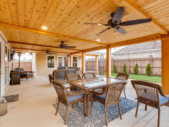 3rd image of 115 Blossom Ct