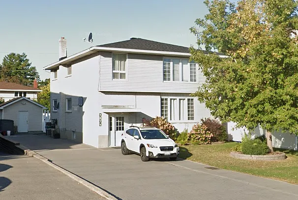 1674 Russell Rd #2