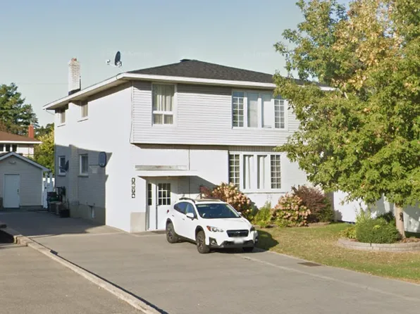 1674 Russell Rd #2, Ottawa, ON K1G 0M8