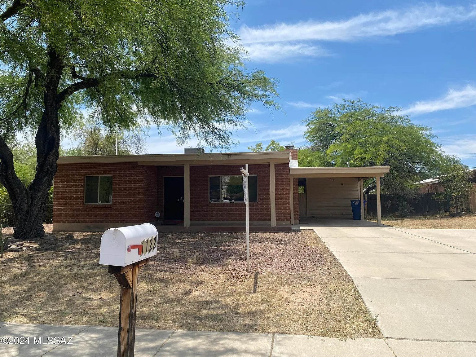 2 bed, 1.0 bath, 1196 sqft, $1,650 — Photo 1