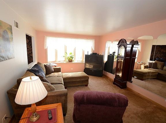3rd image of 5324 Highland Ct