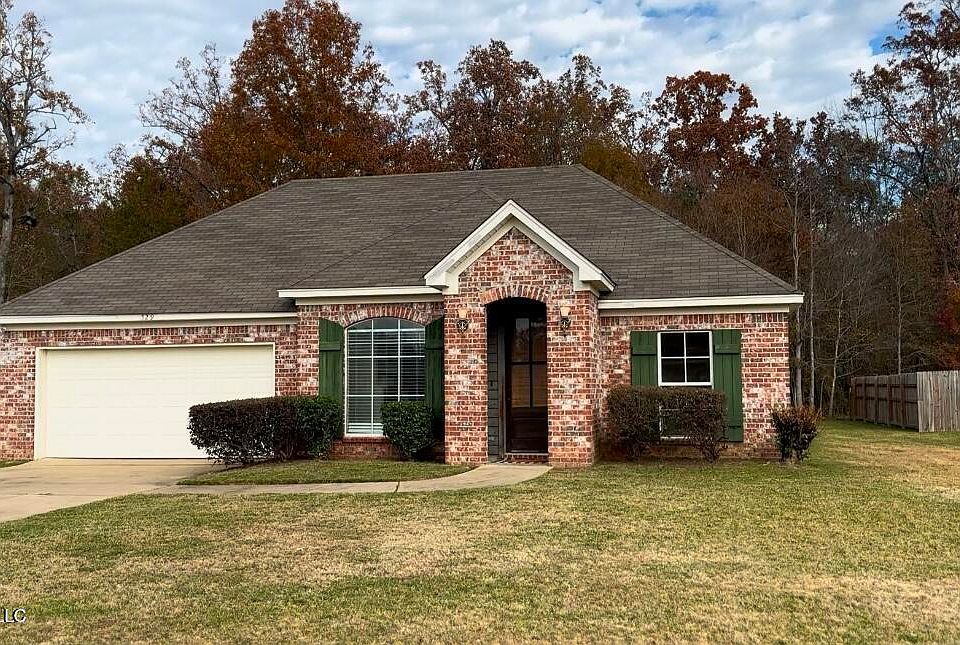 1st image of 529 Oak Park Cir
