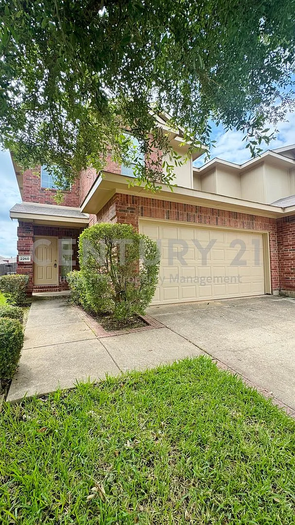 Spacious 2-Story 3/2.5/2 Townhome in Mesquite! — Photo 1