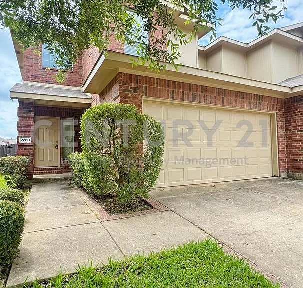 2260 Stonebrook Ln — Photo 1