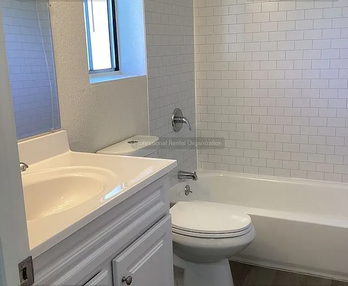 445 S E St #20 — Photo 11