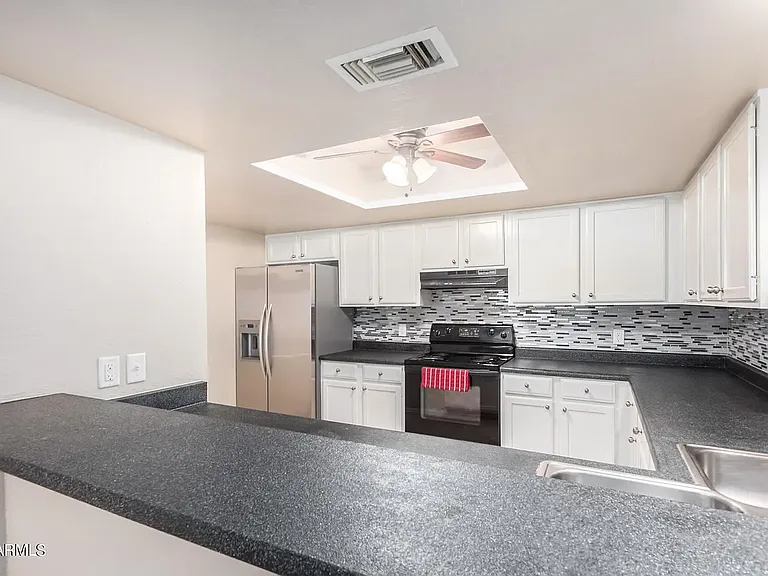 1111 W Summit Pl #21 — Photo 4