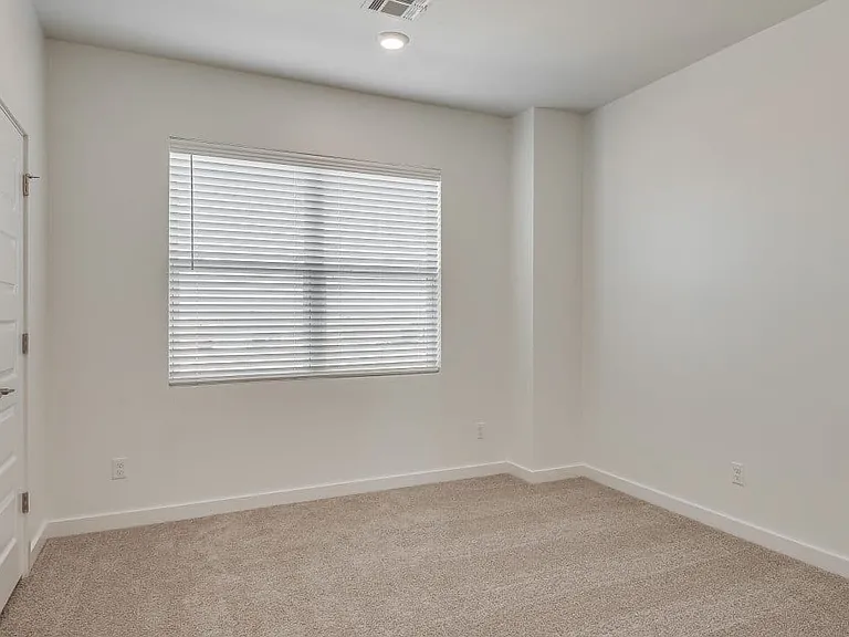 4200 NW 180th Ter — Photo 11