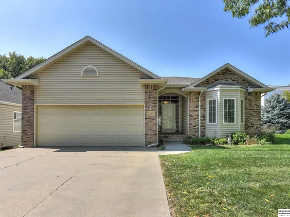 1220 S 176th Avenue Cir, Omaha, NE 68130