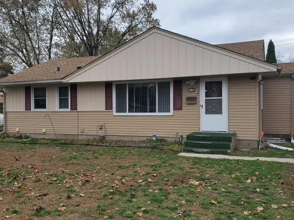 6130 Kyle Ave N, Brooklyn Center, MN 55429