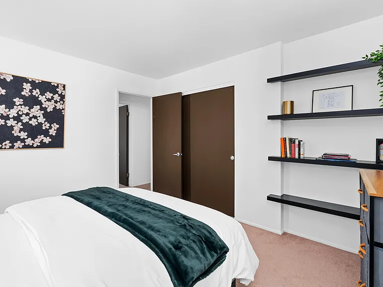 814 W Bleeker St #C1 — Photo 11