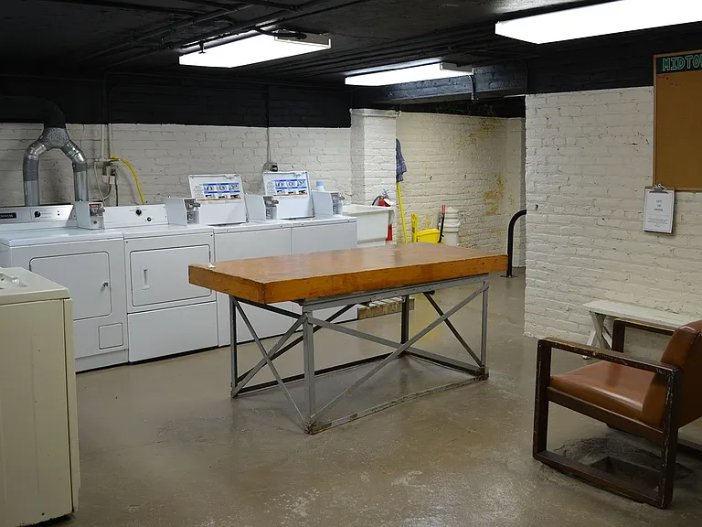 Historic Worthington Manor Apartments — Photo 10