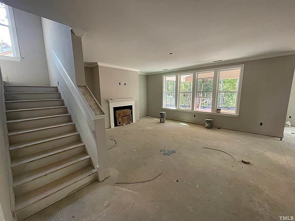 4th image of 196 Amber Oak Dr