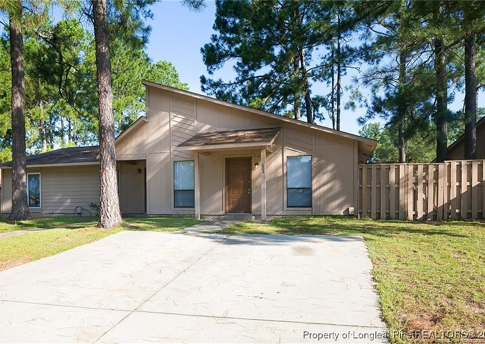 1st image of 606 Mosswood Ln