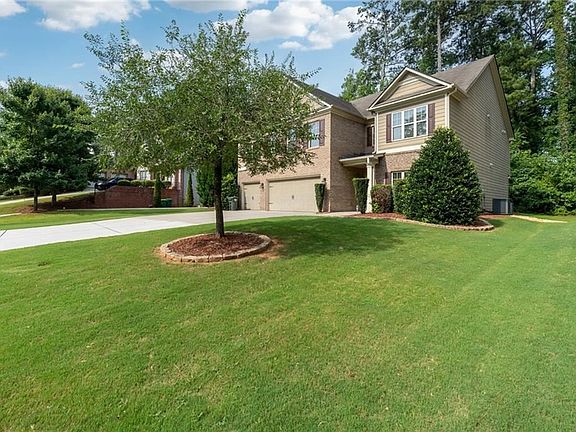 2nd image of 2660 Hartridge Dr