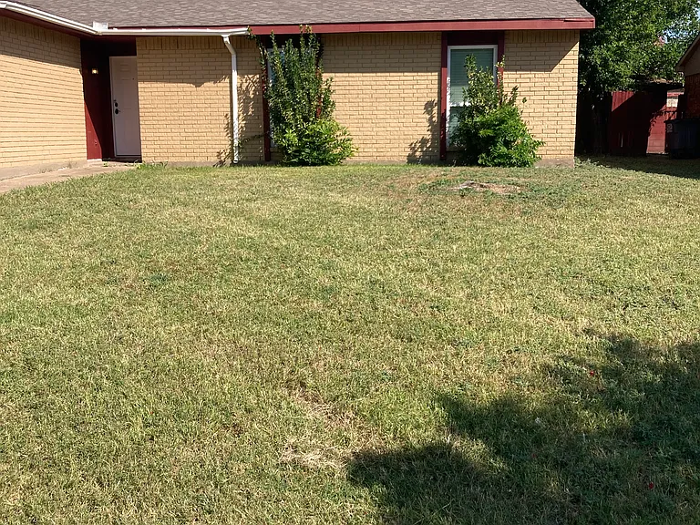 723 Valley View Dr — Photo 16