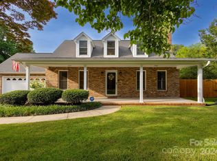 1207 Rocky River Rd W, Charlotte, NC 28213