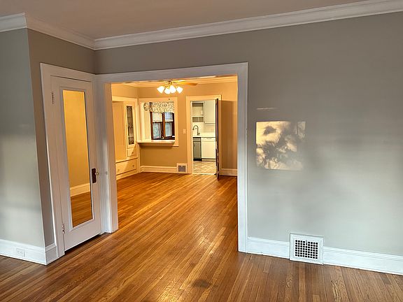 4th image of 1242 Hathaway Ave