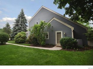 212 Stoneway Ln, Peekskill, NY 10566