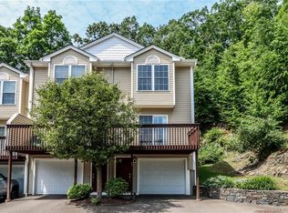 40 Trolley Bridge Rd APT 12, Shelton, CT 06484