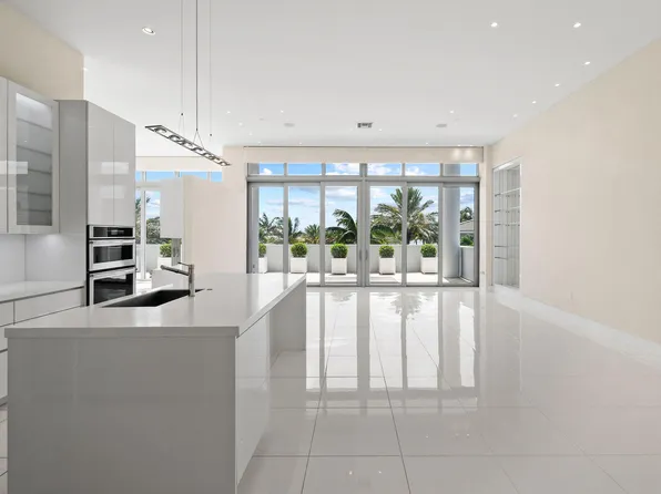2 Water Club Way #301, North Palm Beach, FL 33408