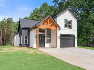 3115 Heritage Crossing Dr, Buford, GA 30519