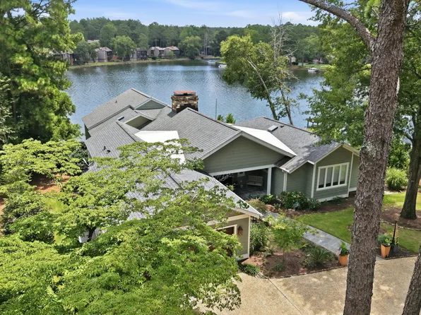 660 Lake Forest Drive SE, Pinehurst, NC 28374