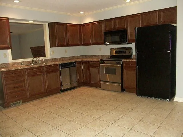 74 N McLean Blvd #74 — Photo 3