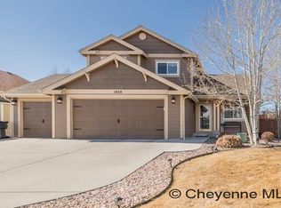 1826 Meadow Dr, Cheyenne, WY 82001