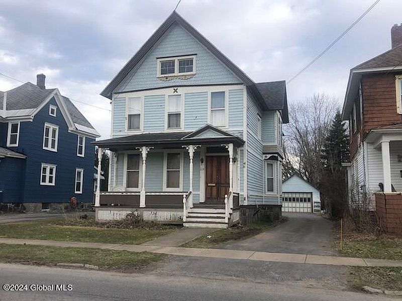 3rd image of 224 E Main Street