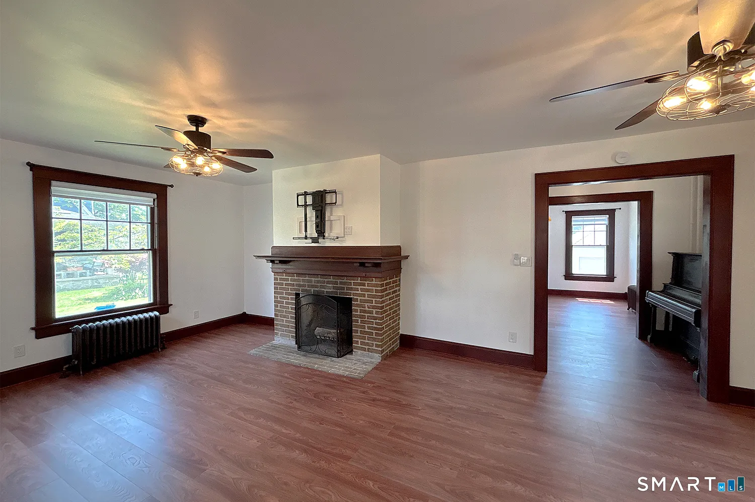 3 bed, 2.0 bath, 1820 sqft, $3,000 — Photo 1
