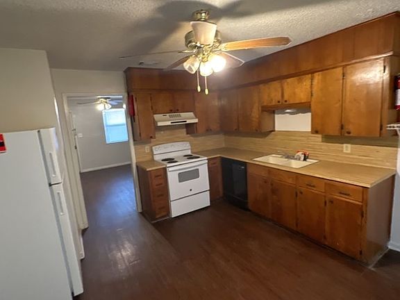 3rd image of 917 Dryden Ave #A