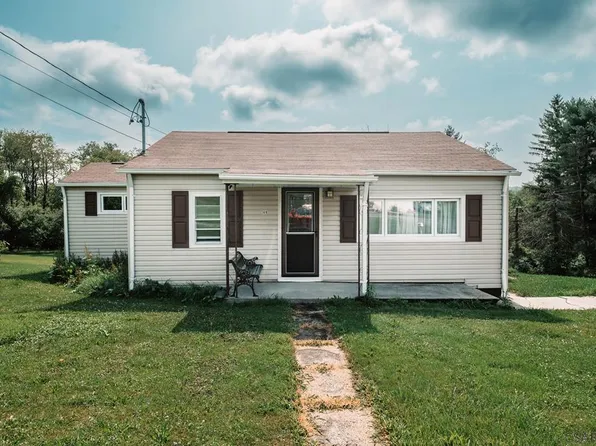 149 Lloyd St, Windber, PA 15963